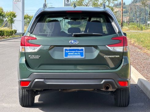 Used 2023 Subaru Forester Premium AWD/4WD image 4