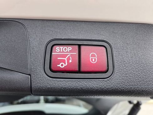 Used 2024 Mercedes-Benz EQB 300 4MATIC image 10