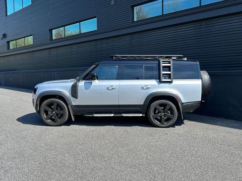 Used 2023 Land Rover Defender 130 X-Dynamic SE image 2