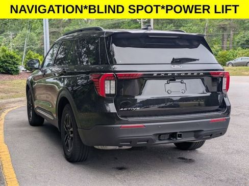 Used 2025 Ford Explorer Active RWD image 4