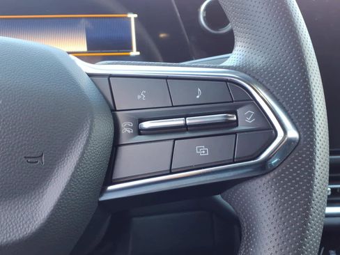 Used 2026 Chevrolet Equinox EV LT FWD image 15