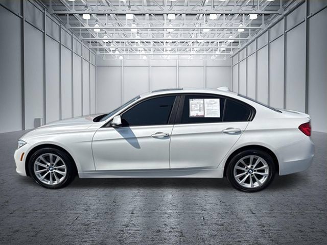Used 2017 BMW 320i xDrive Sedan AWD/4WD image 2