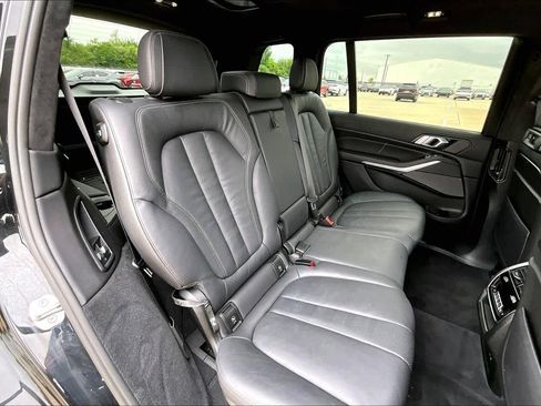 Used 2020 BMW X7 xDrive40i w/ Executive Package AWD/4WD image 18