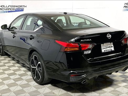 Used 2025 Nissan Altima 2.5 SR image 8