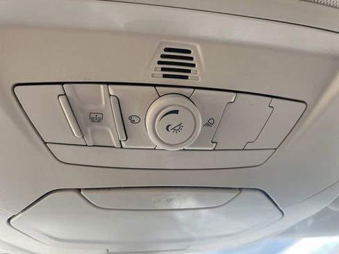 Used 2013 Ford C-MAX SEL image 24