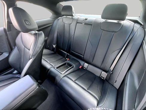 Used 2025 BMW M240i Coupe RWD image 17