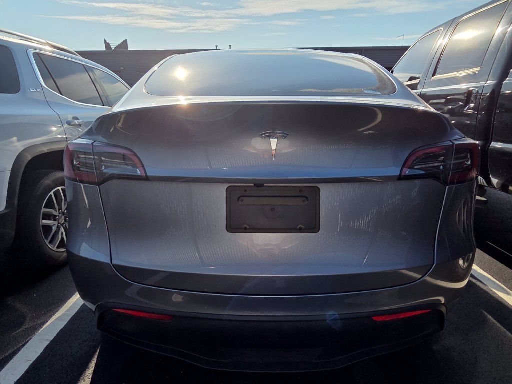 Used 2024 Tesla Model Y 2WD image 5