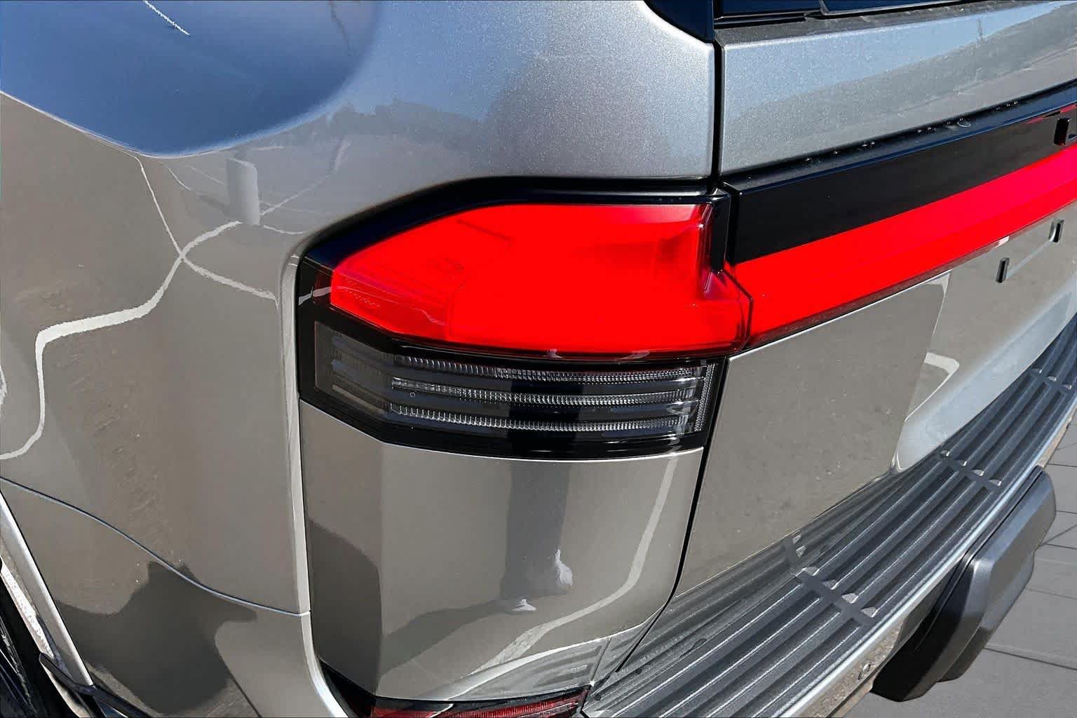 Certified 2026 Lexus GX 550 w/ Cold Area Package AWD/4WD image 28