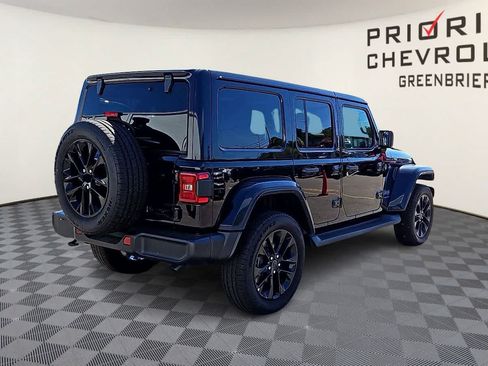 Used 2025 Jeep Wrangler Unlimited Sahara AWD/4WD image 8