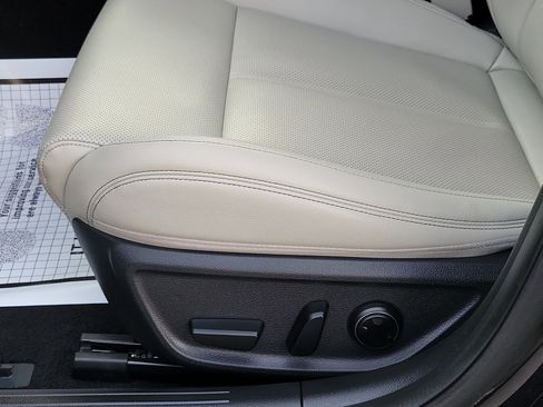 Certified 2023 Genesis G70 2.0T AWD/4WD image 18