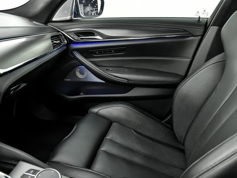 Used 2018 BMW M5 w/ Executive Package image 38