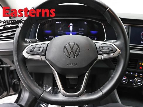 Used 2024 Volkswagen Jetta SE FWD image 10