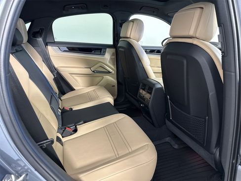 New 2026 Porsche Cayenne Coupe image 25