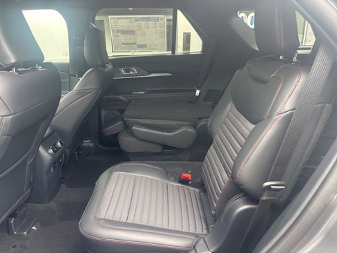 New 2026 Ford Explorer ST-Line image 18