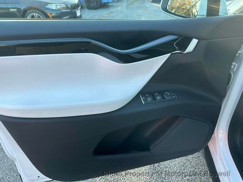Used 2019 Tesla Model X 100D image 14