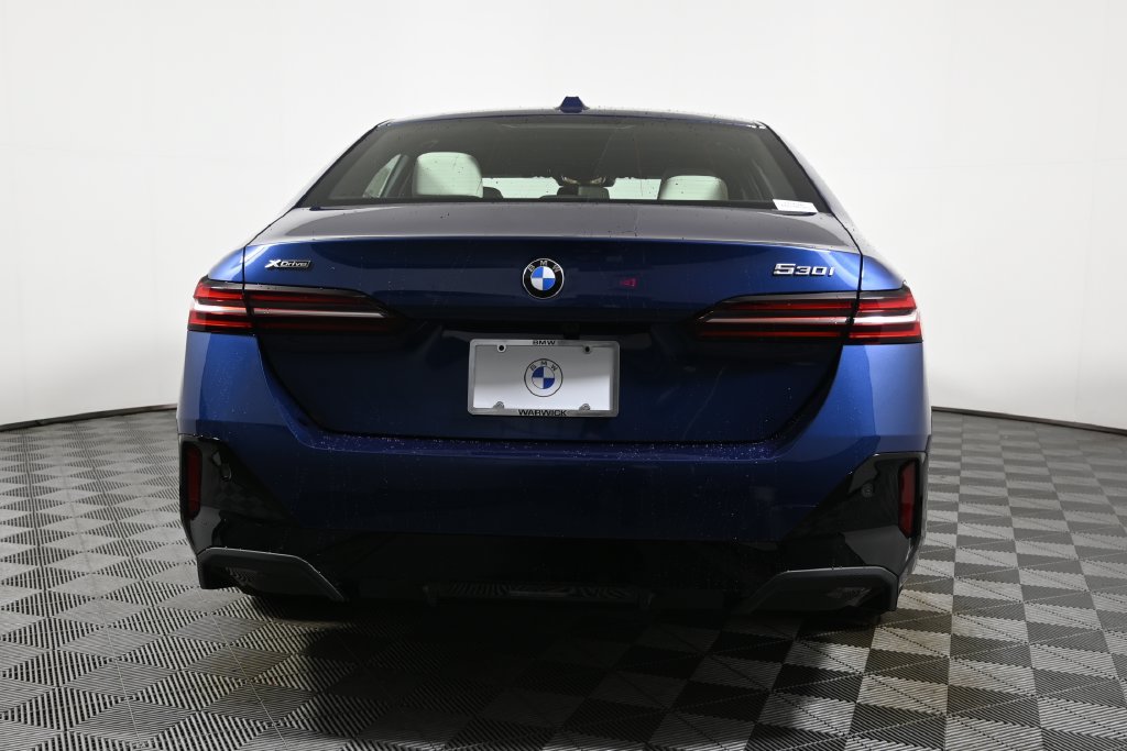 Used 2026 BMW 530i xDrive AWD/4WD image 6