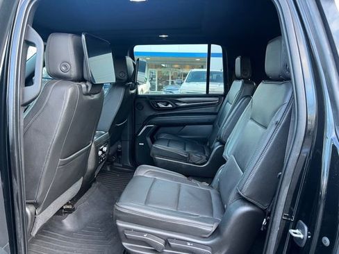 Used 2021 GMC Yukon XL Denali w/ Denali Premium Package image 15