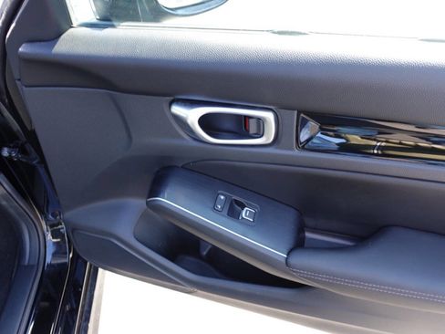 Used 2023 Honda Civic Touring image 32