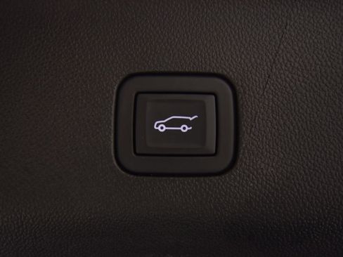 Used 2024 Chevrolet Suburban Z71 w/ Z71 Off-Road Package image 35