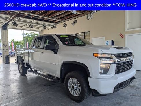 Used 2022 Chevrolet Silverado 2500 LT AWD/4WD image 2