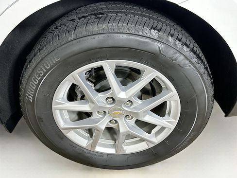 Used 2023 Chevrolet Equinox LT image 11