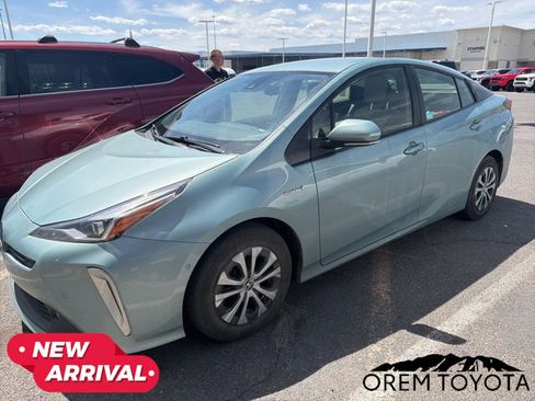 Used 2021 Toyota Prius LE AWD/4WD image 18