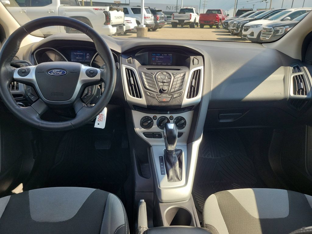 Used 2021 Ford Edge ST-Line w/ Class II Trailer Tow Package AWD/4WD image 10