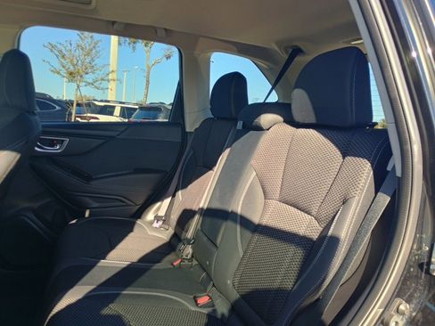 Used 2019 Subaru Forester Premium image 17
