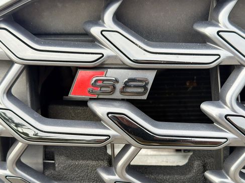Used 2023 Audi S8 4.0T image 11