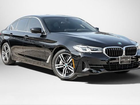 Used 2021 BMW 530i w/ Convenience Package RWD image 4