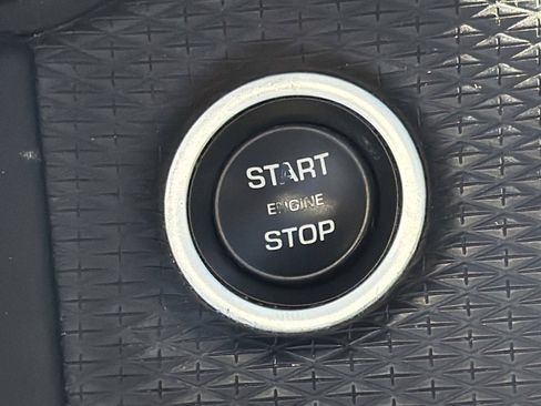Used 2021 Land Rover Range Rover Velar S AWD/4WD image 15