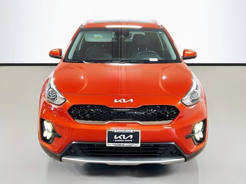 Certified 2022 Kia Niro LXS image 2