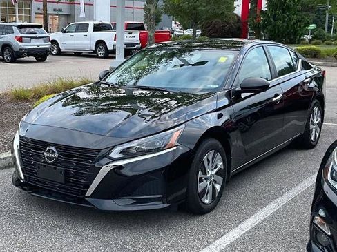 Certified 2024 Nissan Altima 2.5 S FWD image 3