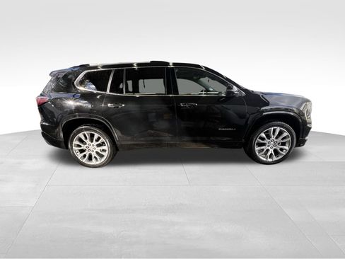 Used 2024 GMC Acadia Denali image 4