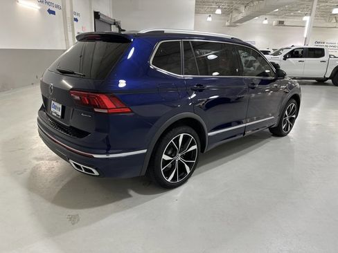 Certified 2023 Volkswagen Tiguan SEL R-Line image 9