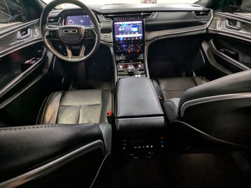 Certified 2023 Jeep Grand Cherokee Overland w/ Luxury Tech Group IV AWD/4WD image 20