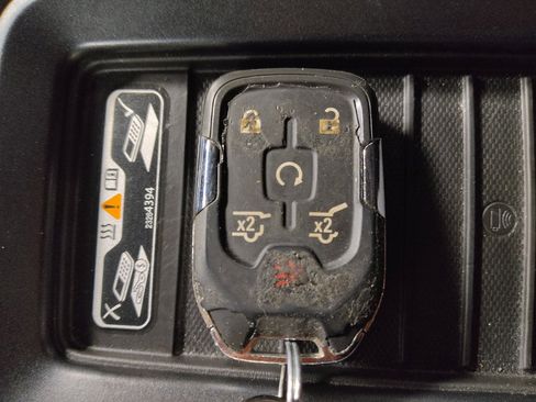 Used 2018 Chevrolet Tahoe Premier RWD image 32