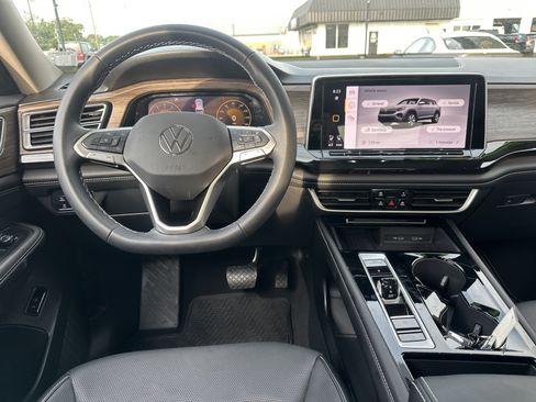 Used 2026 Volkswagen Atlas SEL AWD/4WD image 13
