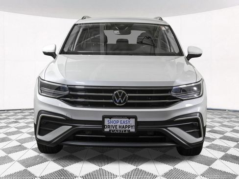 Used 2023 Volkswagen Tiguan SE AWD/4WD image 10