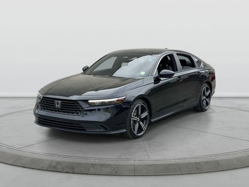 Used 2024 Honda Accord Sport image 3