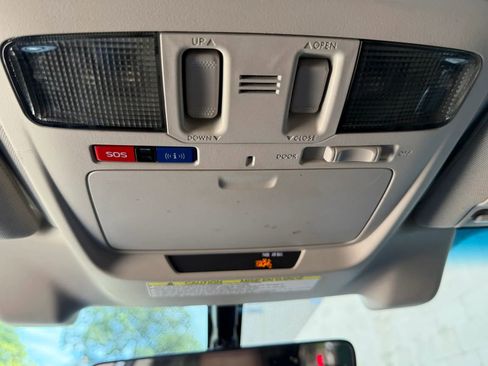 Used 2017 Subaru Outback 2.5i Touring image 37