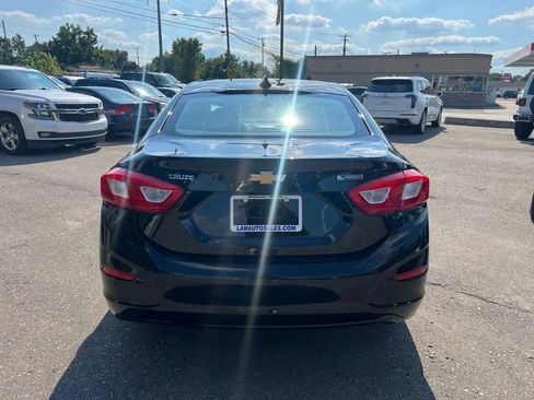 Used 2017 Chevrolet Cruze Premier image 4