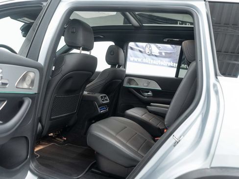 Used 2025 Mercedes-Benz GLS 450 4MATIC image 16