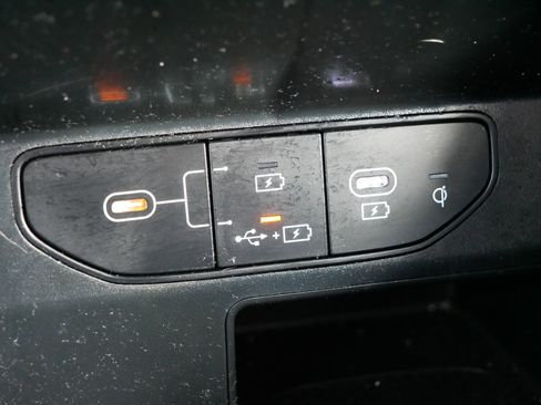 Certified 2025 Kia Sorento S image 33