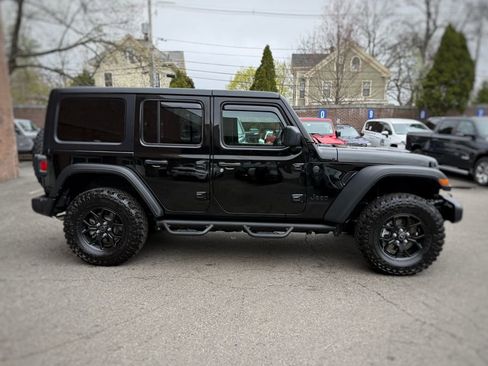 Used 2025 Jeep Wrangler Unlimited Sport AWD/4WD image 4