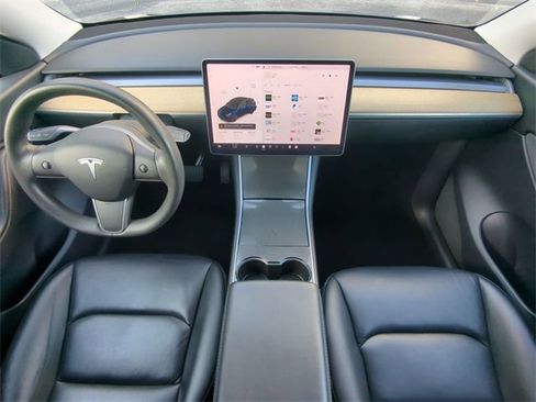 Used 2020 Tesla Model Y Long Range image 18