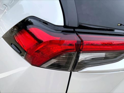 Used 2024 Toyota RAV4 XLE Premium FWD image 28