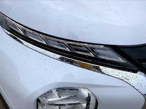 Used 2024 Mitsubishi Outlander SE Black Edition FWD image 27