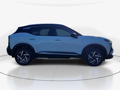 New 2026 Nissan Kicks SV w/ SV Premium Package FWD image 3