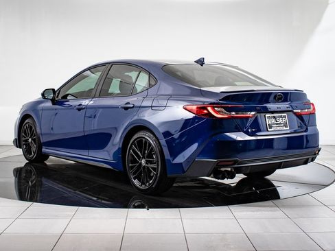 Used 2025 Toyota Camry SE image 6